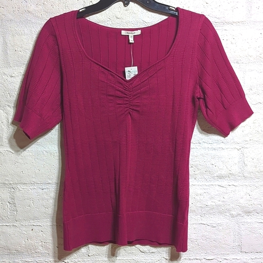 Maurices NWT Raspberry Pink Sweetheart Neckline Short Sleeve Lightweight Sweater